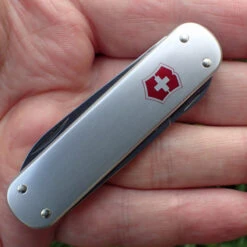 Victorinox Money Clip Alox - Silver -Stanley Store 0.6540.16 5 600x600 7fd820f4 00ce 4021 9df7 623f0bf101af