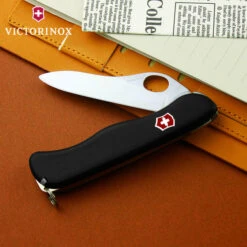 Victorinox Sentinel One Hand -Stanley Store 0.8413.M3 3 600x600 78b93b92 0f32 4272 8b21 d05c7e5c3b1d