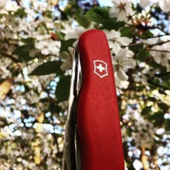 Victorinox Adventure Red Liner-Lock V0.8453 -Stanley Store 0.8453 6 600x600 aef0c24c 2326 4d74 911a 8c0756be989b