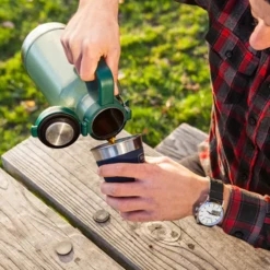 Stanley Classic Vacuum Growler 2QT Hammertone Green -Stanley Store 10 01941 099 2 600x600 d6105462 bce2 40f5 b7ab 887a725e5249