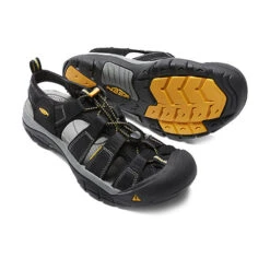 Keen Newport H2 (Men) - Black -Stanley Store 15 5