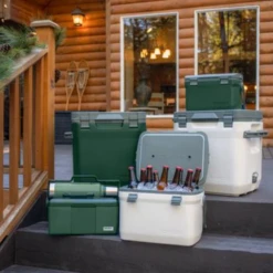 STANLEY® Adventure Cooler 16QT -Stanley Store 16 03b709fd 4ede 413b a570 37cd9d53e1be