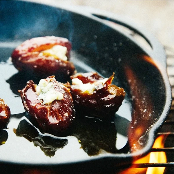 Barebones 10" Cast Iron Skillet 6 Barebones 10" Cast Iron Skillet - Image 4